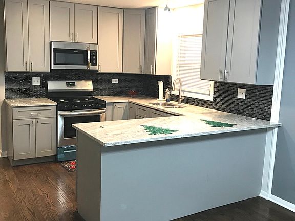 3rd image of 514 Bensley Ave