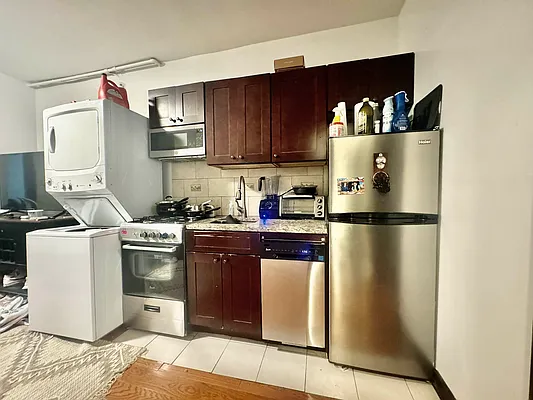 Rented by Avenues Real Estate | media 2