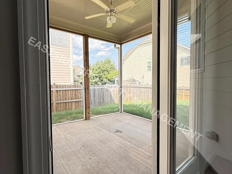 2373 Rainy Lake St — Photo 23