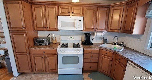 3rd image of 21 Dulittle St