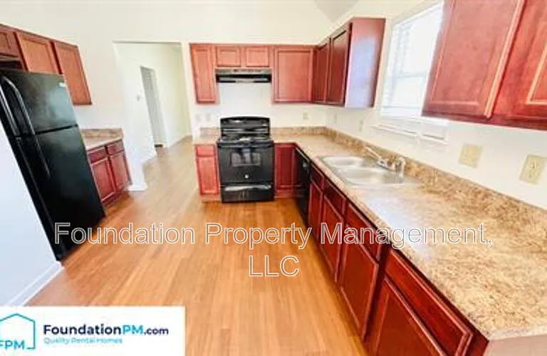1314 Crosstown Ct — Photo 4