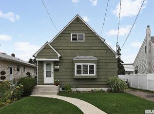 2943 Marlborough Rd, Oceanside, NY 11572