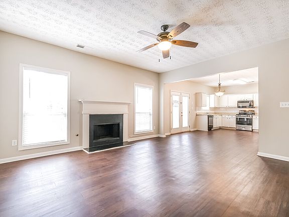 5th image of 251 Winthrop Ln