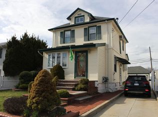 1218 William St, Hewlett, NY 11557