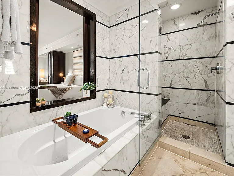 4391 Collins Ave #802 — Photo 32