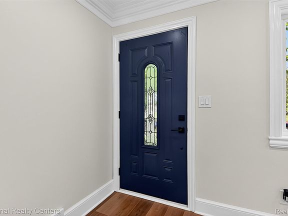 4th image of 32008 Bunert Rd