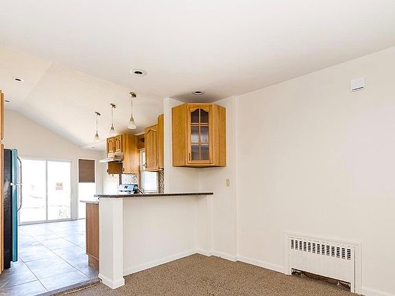 2nd image of 96 Nd Williamson St