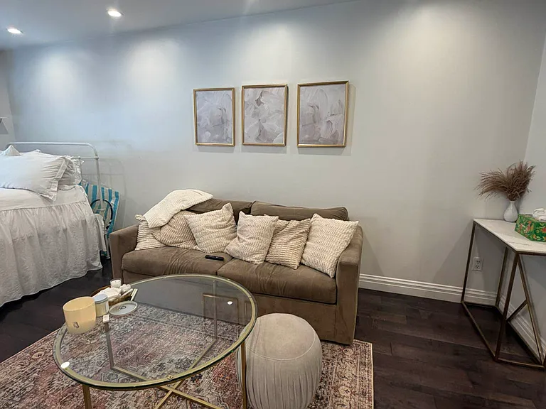 348 E 58th St #2B — Photo 5