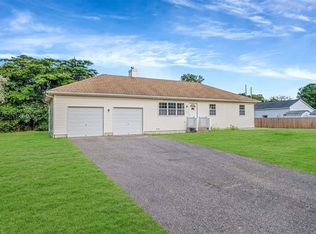 5 Ohio Ave, Medford, NY 11763