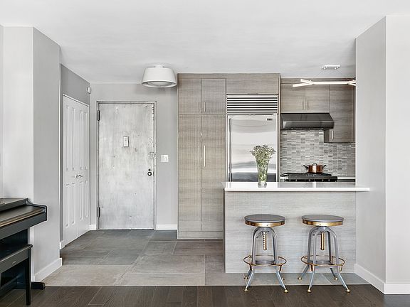 3rd image of 360 W 22nd St APT 7C