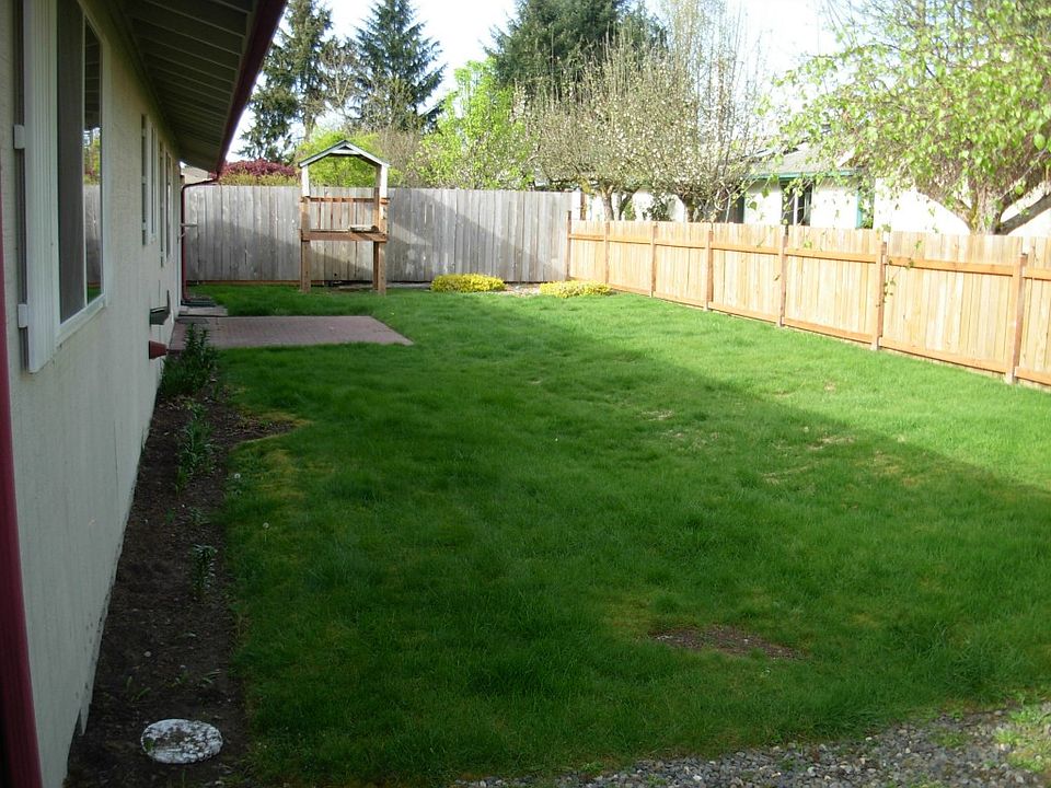 2nd image of 6214 SE Saint Andrews St