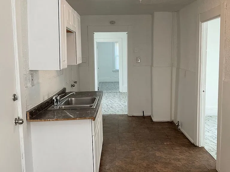 5700 Luther Ave — Photo 21