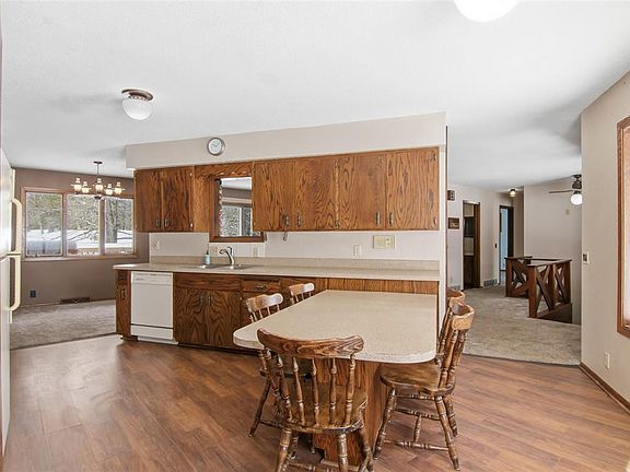 3rd image of 721 Myra Street