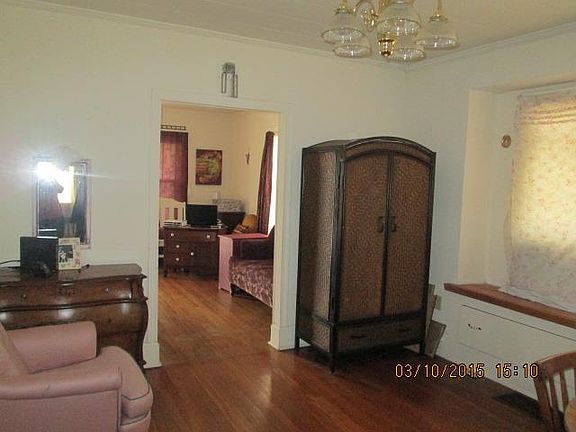 3rd image of 1420 W College St