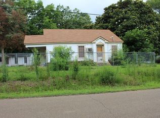 911 Robert St, Bastrop, LA 71220