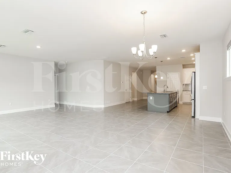 12069 Bridgehampton Rd — Photo 5