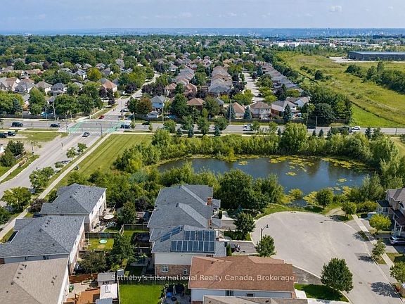 5th image of 12 Bousfield Ct