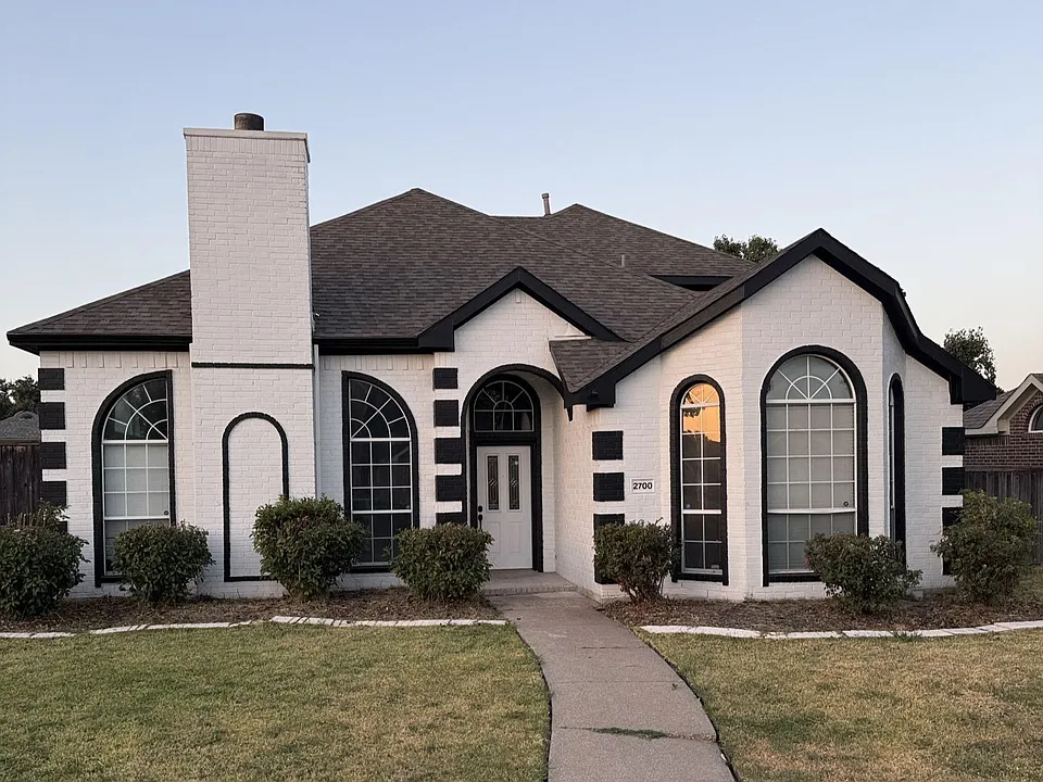 2700 Crystal Falls Dr