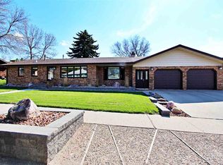 1118 13th St NW, Minot, ND 58703