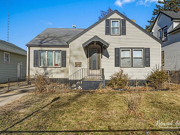 5th image of 1221 E Chestnut St