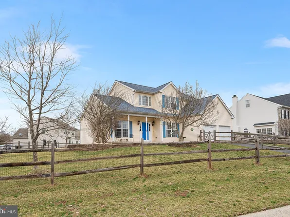 110 Walter Dr, Gilbertsville, PA 19525