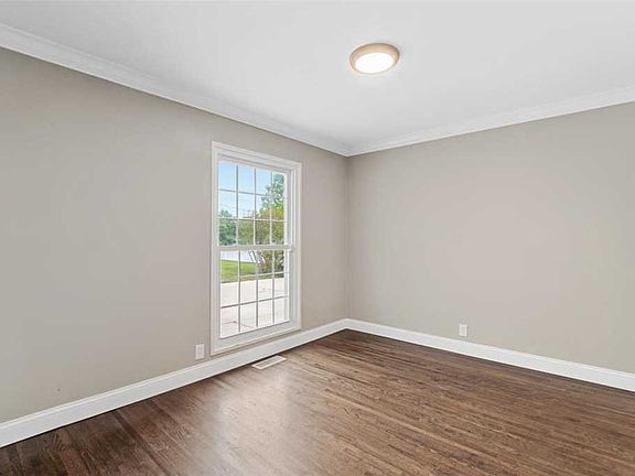 3rd image of 4085 Highwillow Dr
