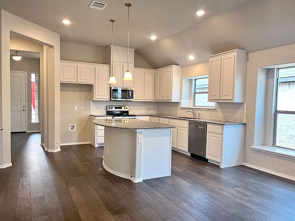 2nd image of 9925 Ginkgo Ln