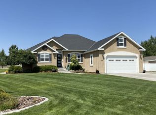1935 Royal Crest Dr, Elko, NV 89801
