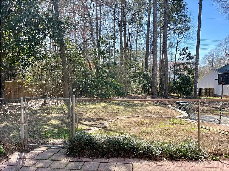 1721 Emerson Ct — Photo 33