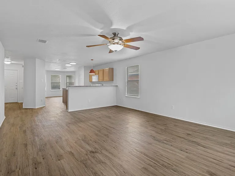 2205 Lookout Ln — Photo 5