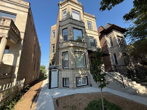 2nd image of 1412 N Kedzie Ave APT 3