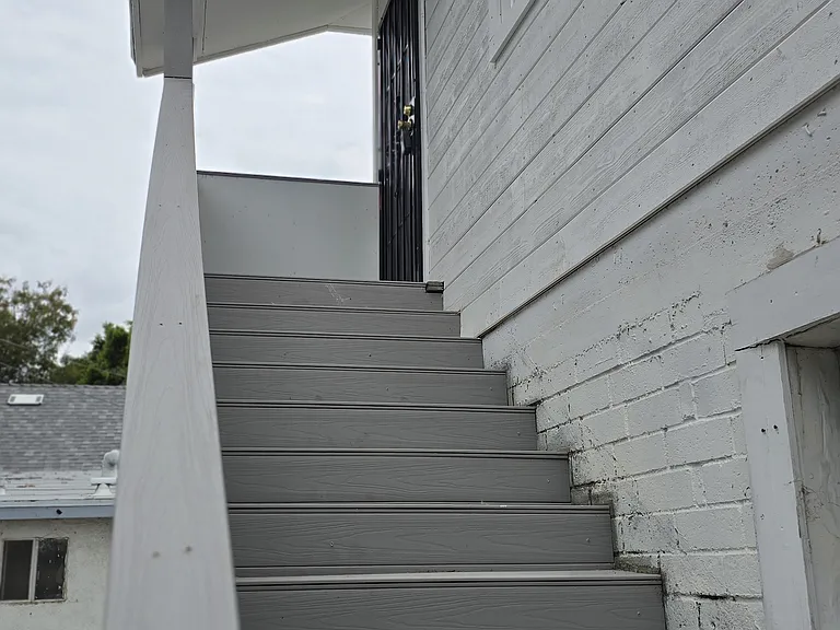 1/2 W 7th St — Photo 1