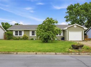 506 South Dr, Marshall, MO 65340