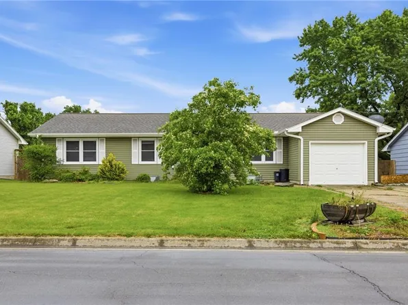 506 South Dr, Marshall, MO 65340