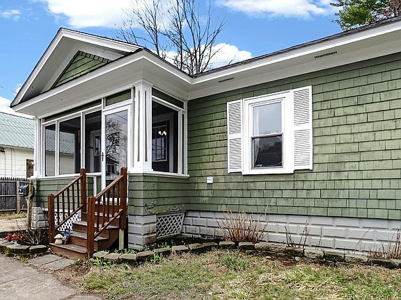 3rd image of 28 Weeman Street