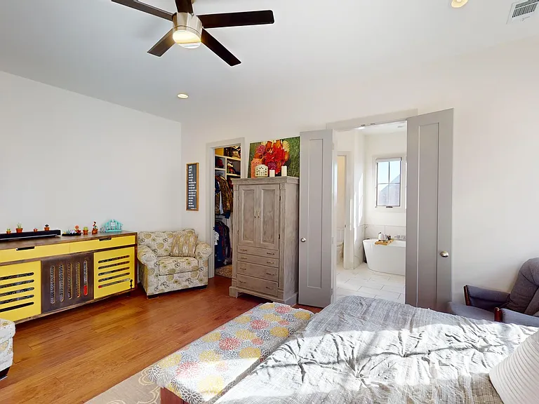 7075 Fain Park Dr — Photo 16