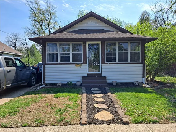 109 W Ash St, Robinson, IL 62454