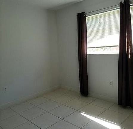 4th image of 3816 SW 90 Ave Miami Fl 33165