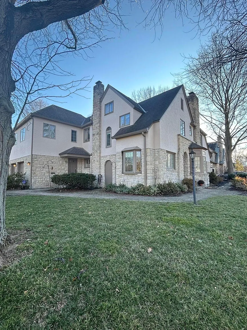 2342 Tremont Rd photo 1