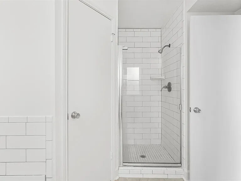 22514 Round Valley Dr — Photo 32