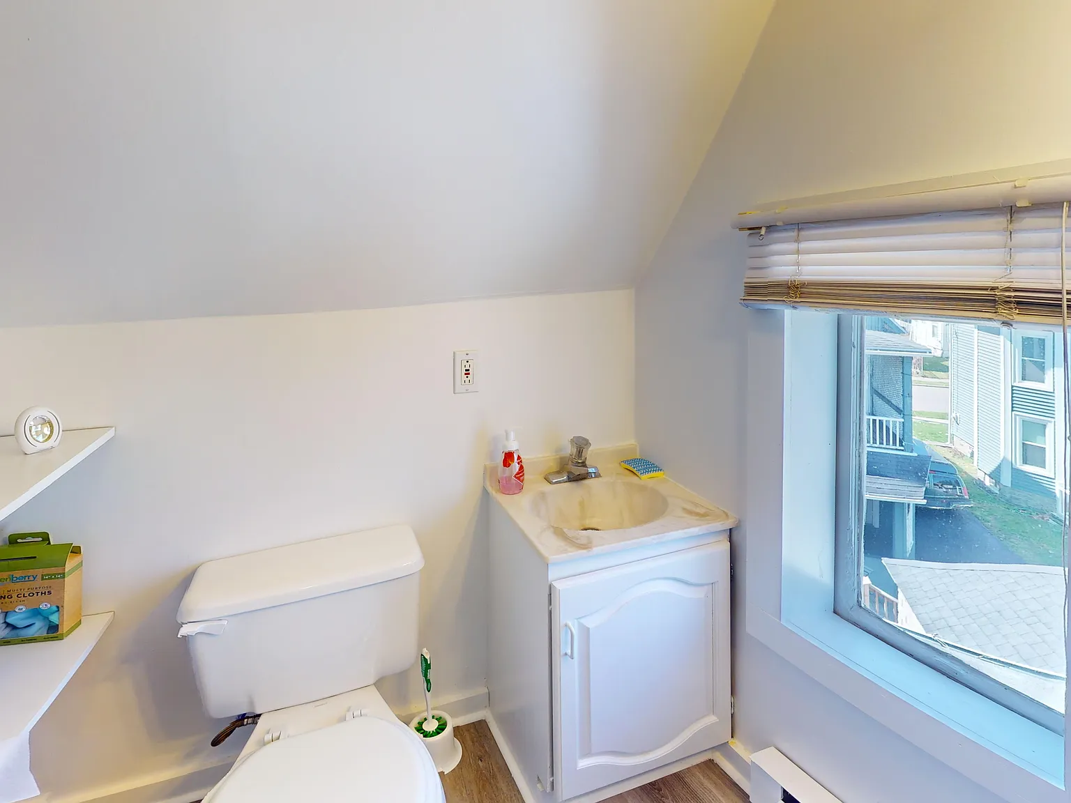 Studio, $750 — Photo 1