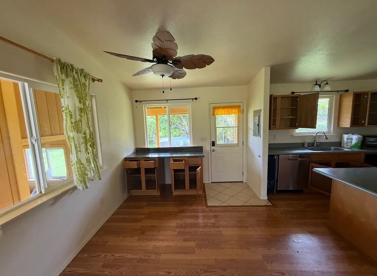 4 bed Kalaheo Furnished home — Photo 4