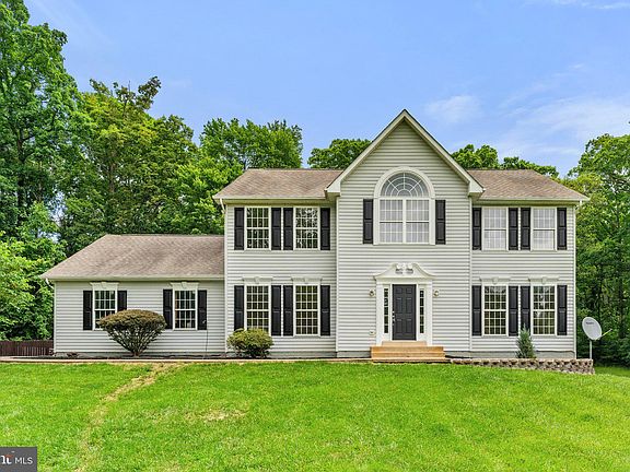 3rd image of 9597 Woodbrook Ln
