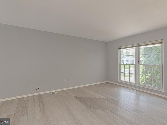 4th image of 416 Patrick Ln