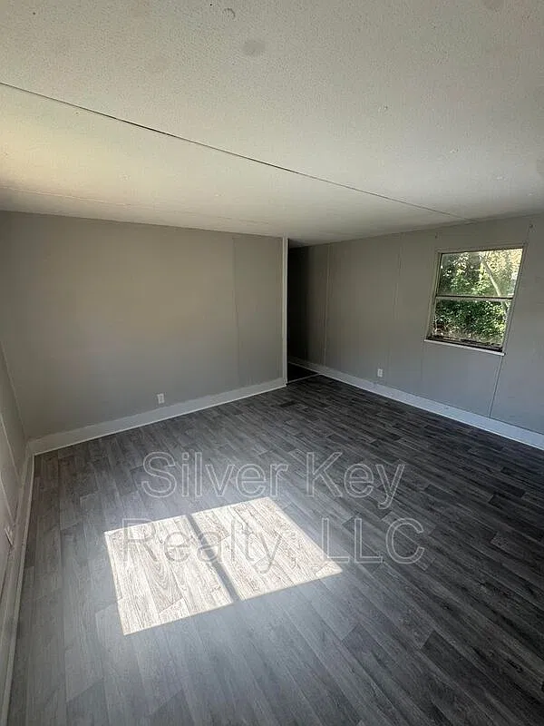 535 Old Mine Rd — Photo 2