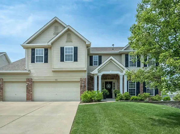 1153 Harwood Rd, Saint Louis, MO 63131