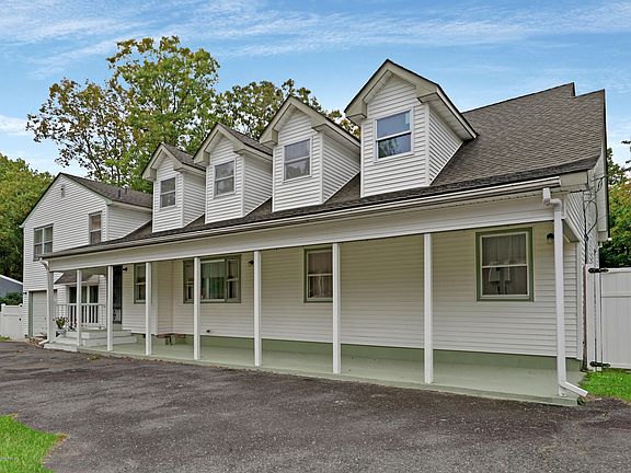 3rd image of 592 Alfred Ln