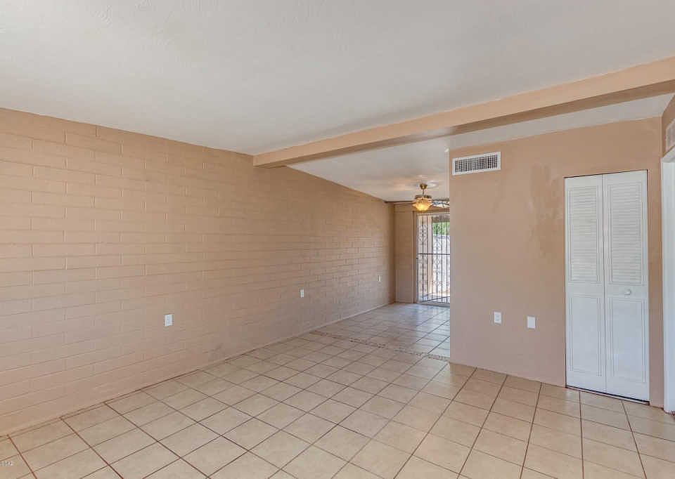 1st image of 5025 S Mountain Ave