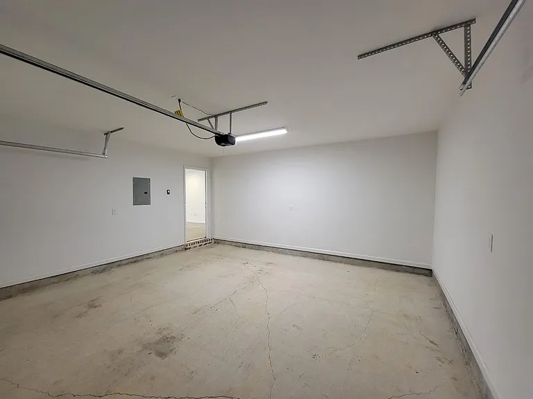244 Skylane Dr — Photo 17