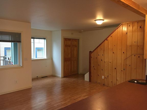 2nd image of 6527 21st Ave NE APT 1